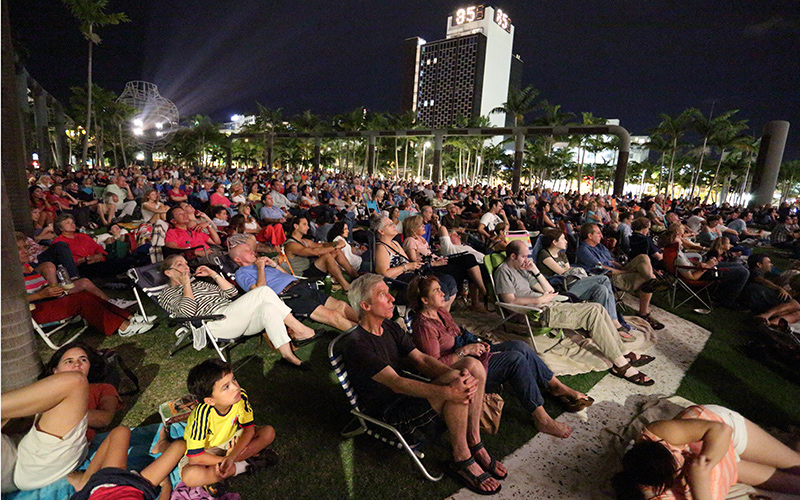 WALLCAST concert audience
