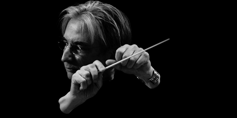 Michael Tilson Thomas with baton