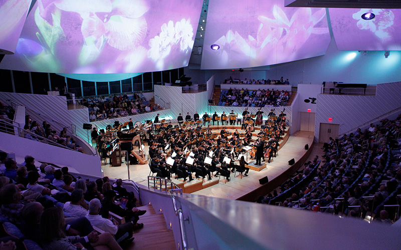 Stéphane Denève conducts NWS in 2018