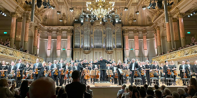 MTT performs in Switzerland