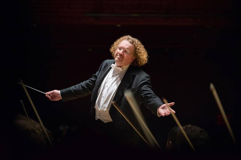 Stephane Deneve conducting